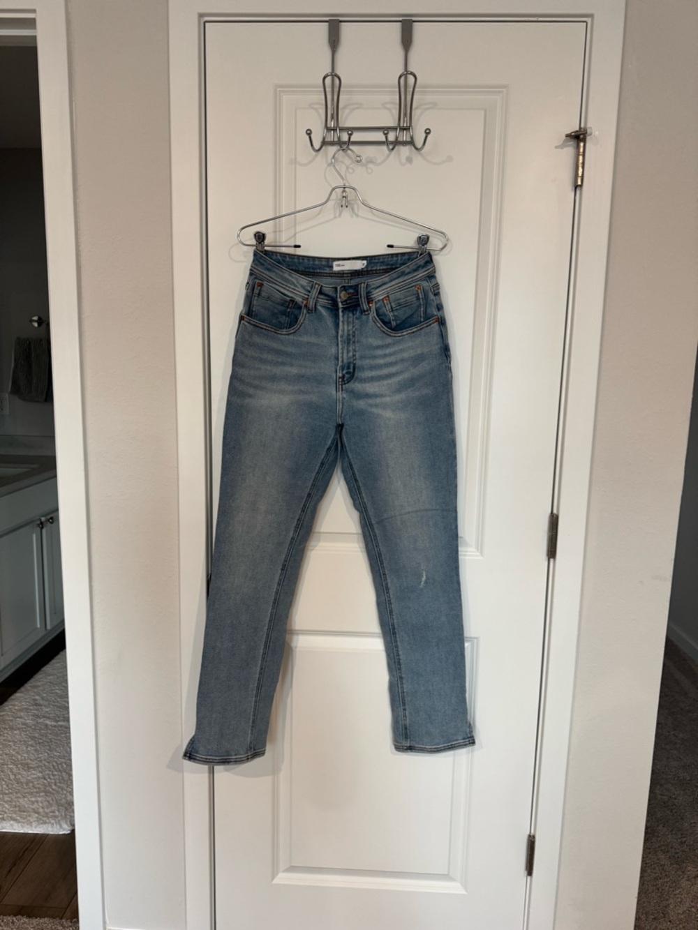 Classic High-Rise Light Blue Women's Straight Leg Jeans